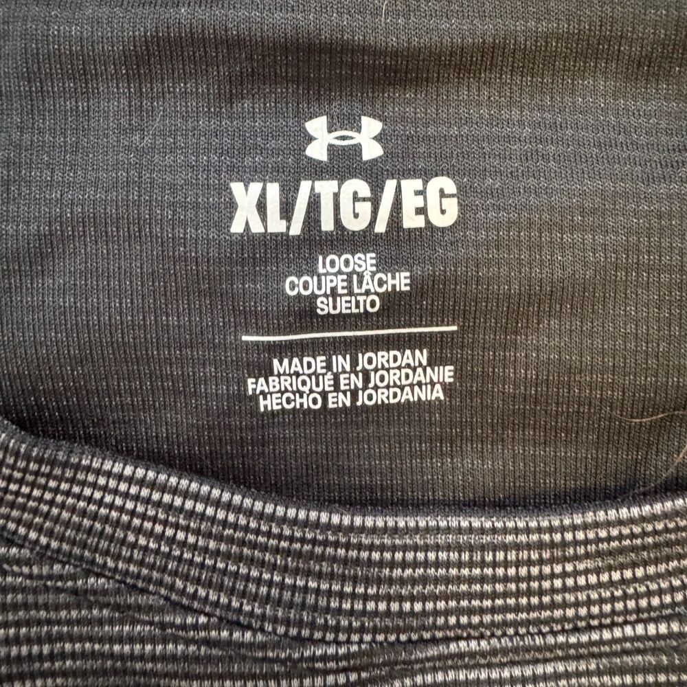 Under Armour Women's Black/Gray Tee XL - Picture 4 of 9